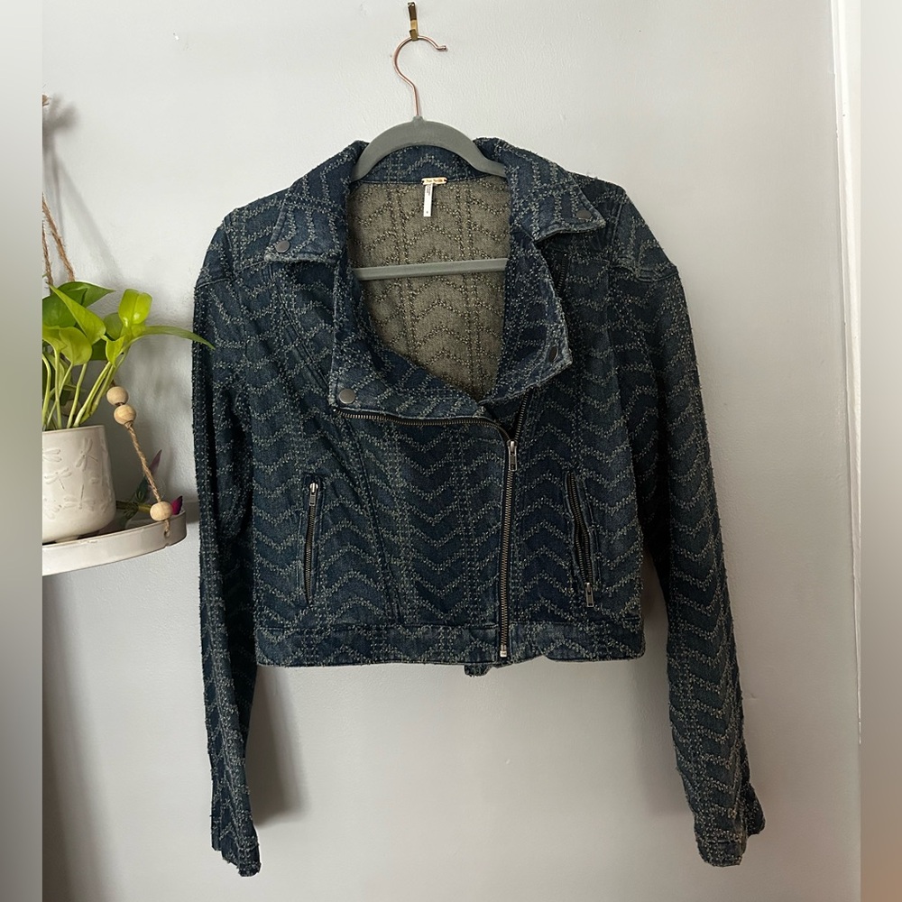 Free People denim embroidery jacket zip front zip sleeves size 6